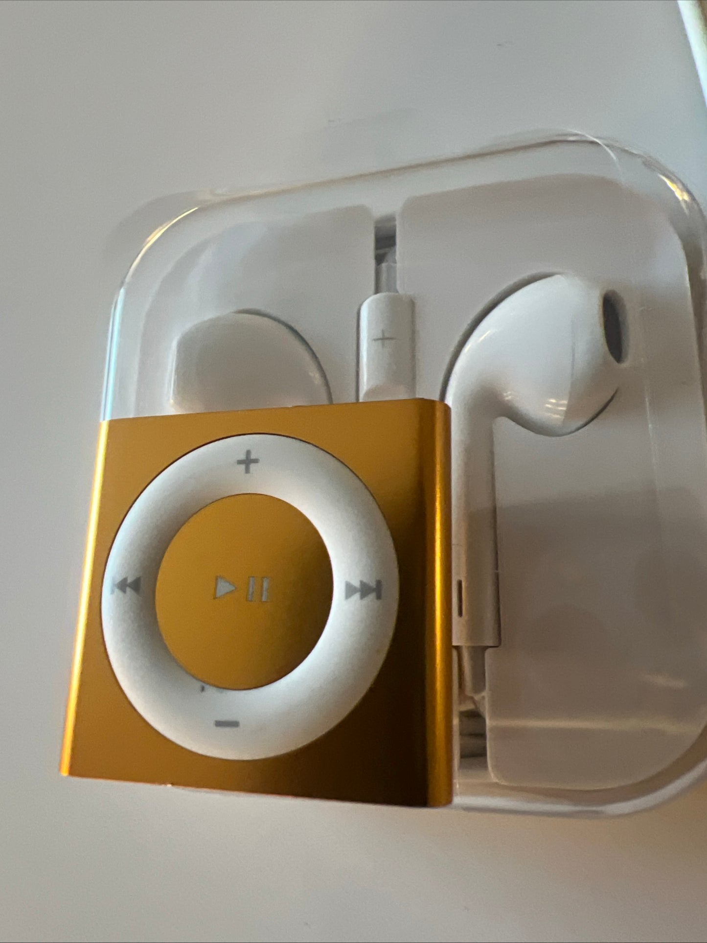 Apple iPod Gold Shuffle 4th Generation New Battery Installed New