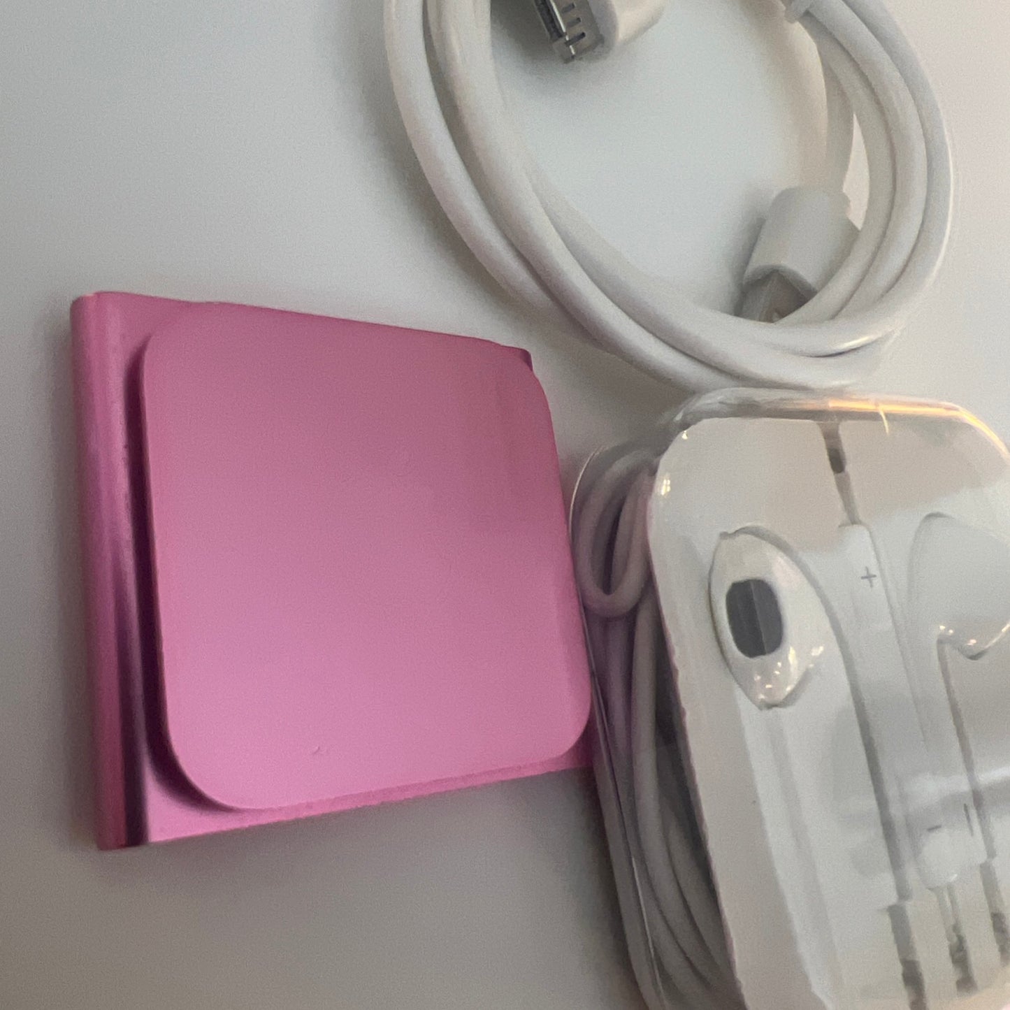 Apple iPod nano 6th Generation Pink (8gb) Expect nicks along the corners. NEW BATTERY - NEW SCREEN
