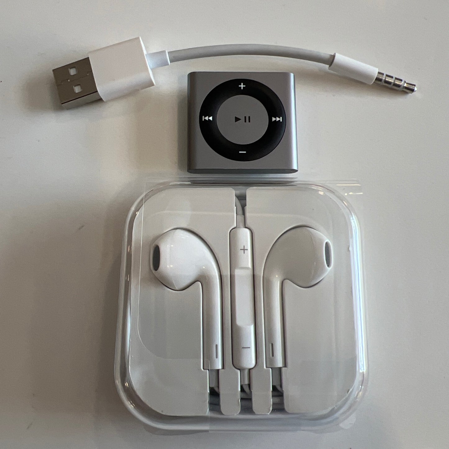 ipod shuffle 4th generation 2gb Space Gray New Battery Installed