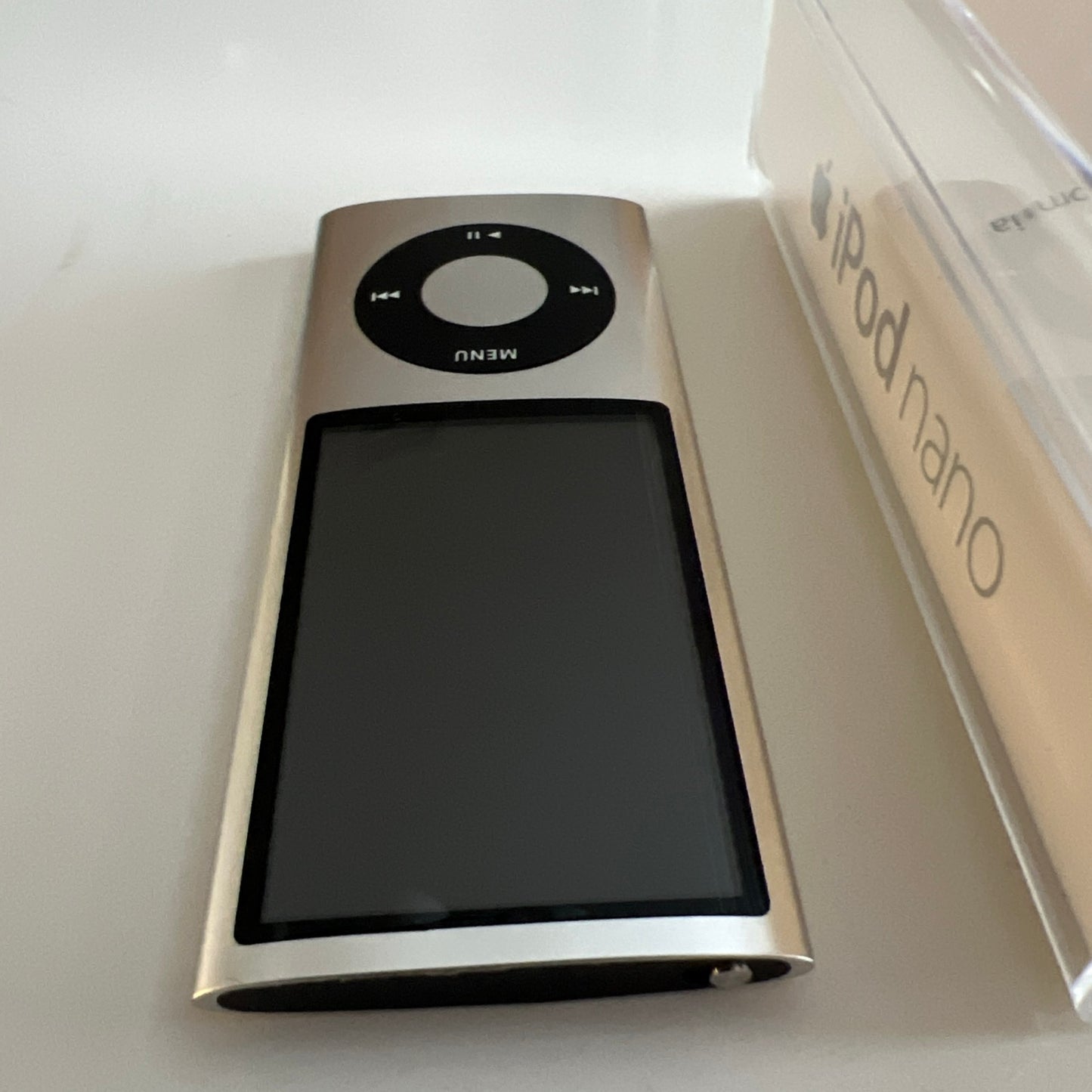 Apple iPod Nano 5th Generation Silver 8GB New Battery