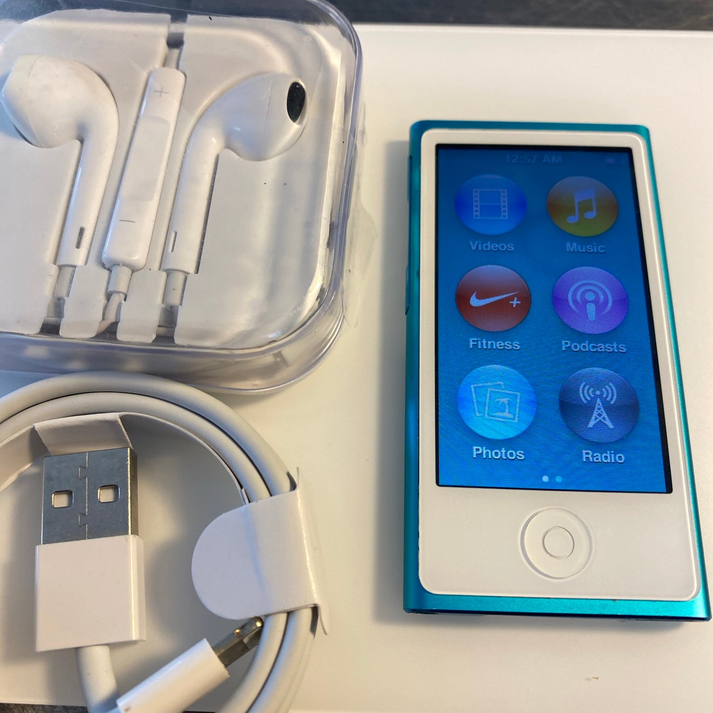 Apple iPod nano 7th Gen Blue (16 GB) NEW BATTERY Very Nice