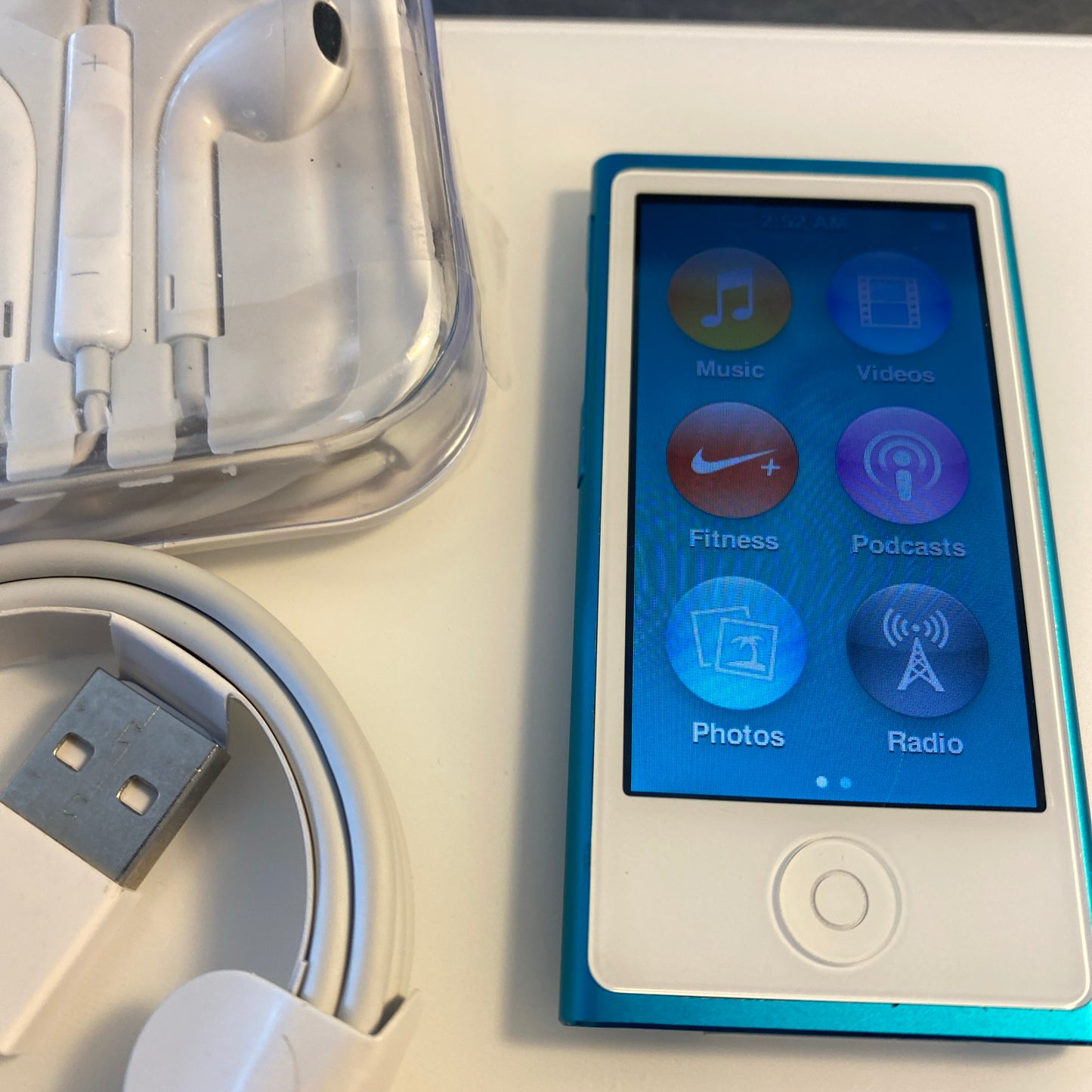 Apple iPod nano 7th Gen Blue (16 GB) NEW BATTERY Very Nice