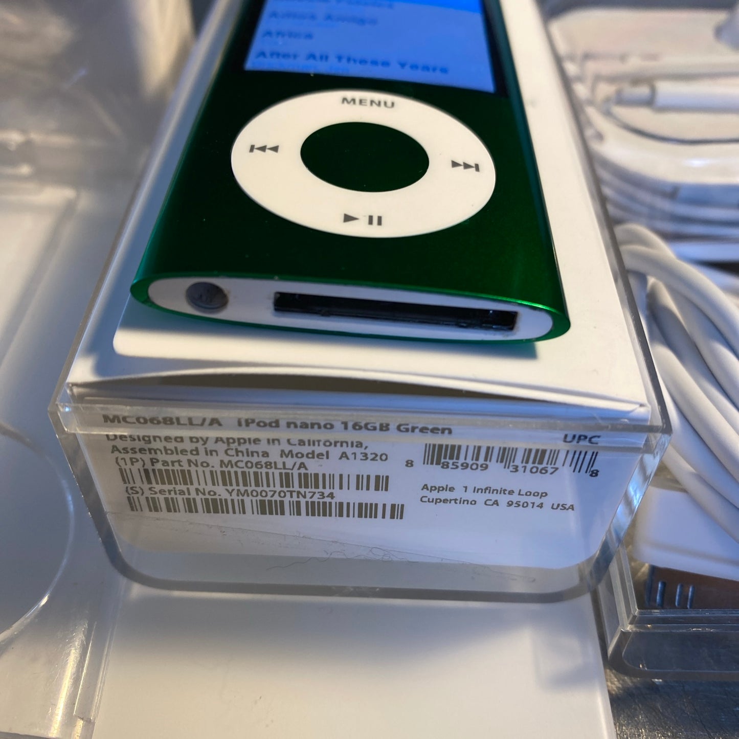 Apple iPod nano 5th Generation Green (16 GB) New Battery.  New Huge - NO BOX