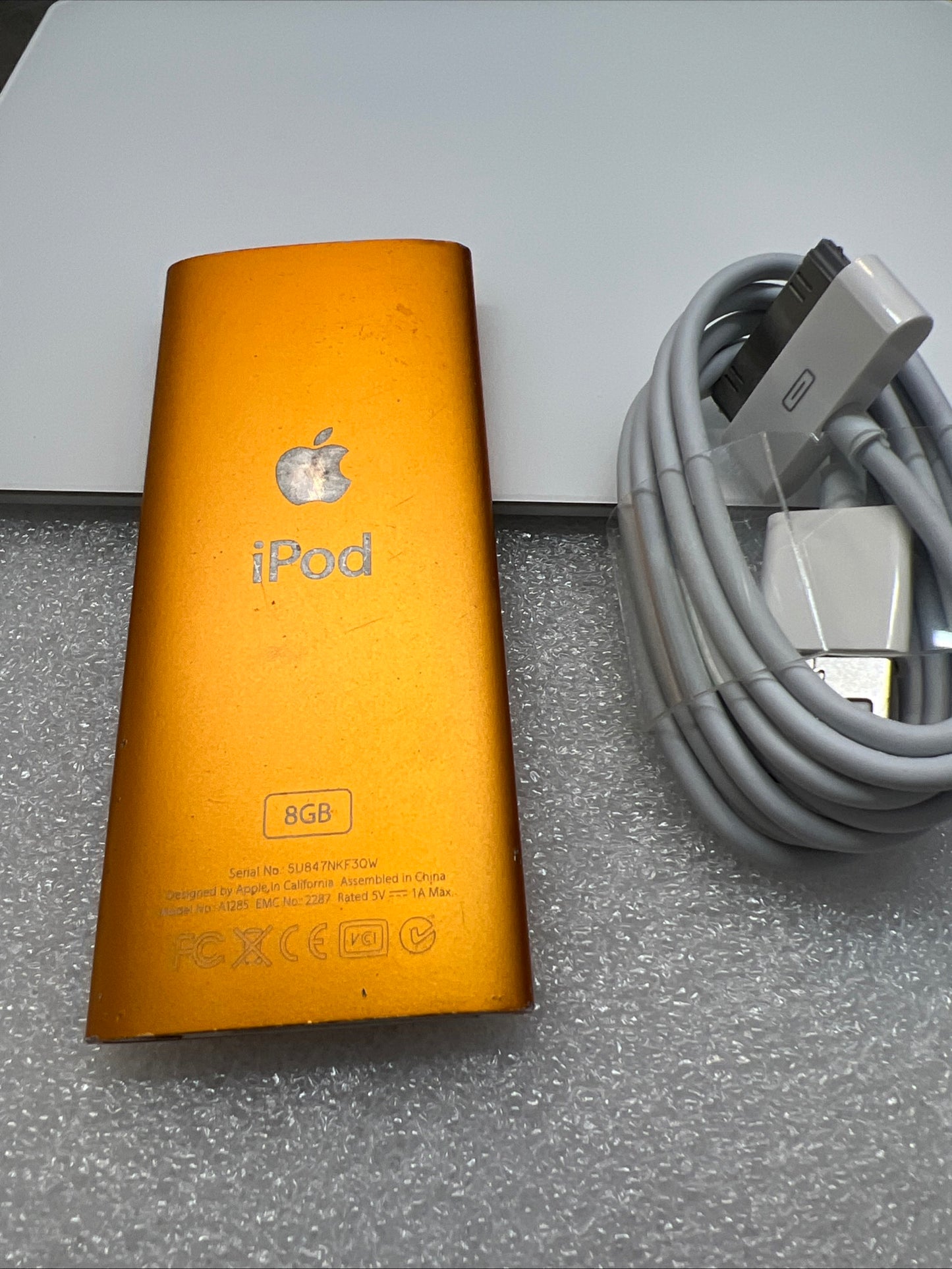Apple iPod nano 4th Gen Orange (8 GB) New Battery. Exceptional cond.