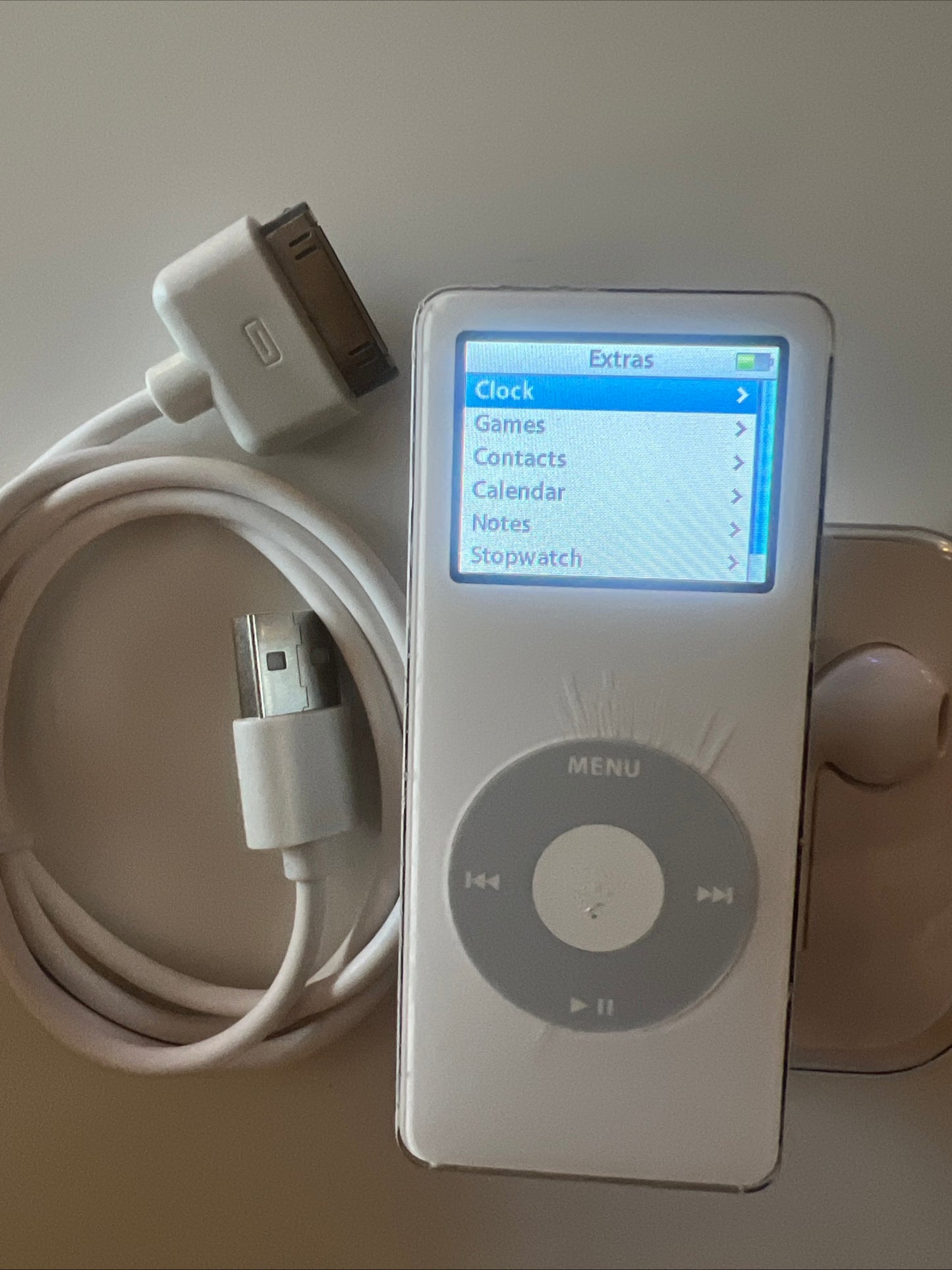 Apple iPod Nano, 1st generation, White, 4GB, New Battery, Fully functional