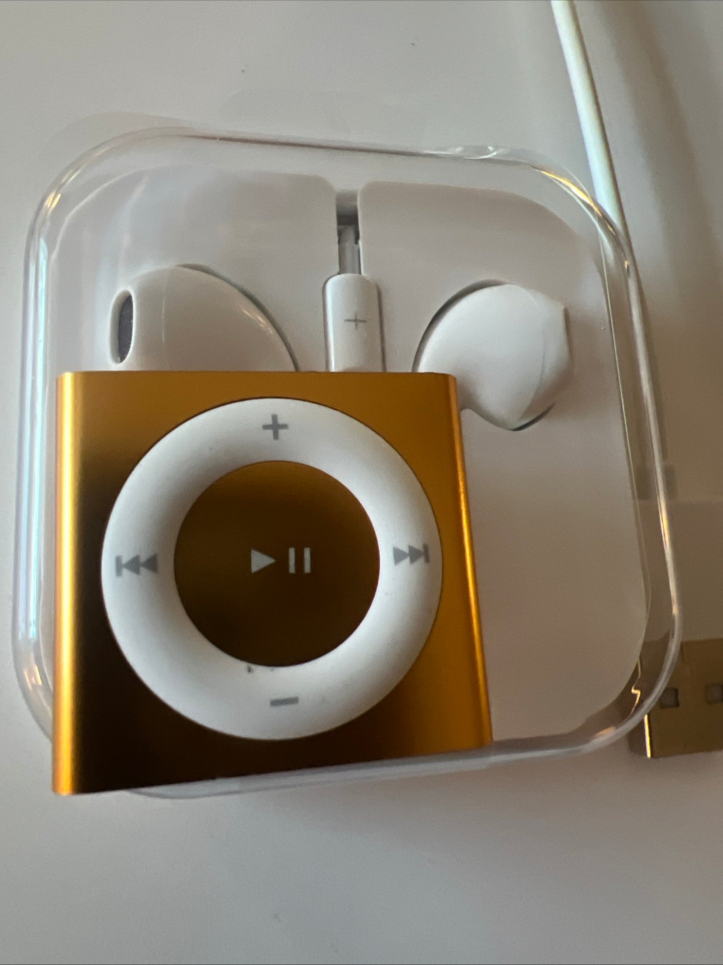 Apple iPod Gold Shuffle 4th Generation New Battery Installed New
