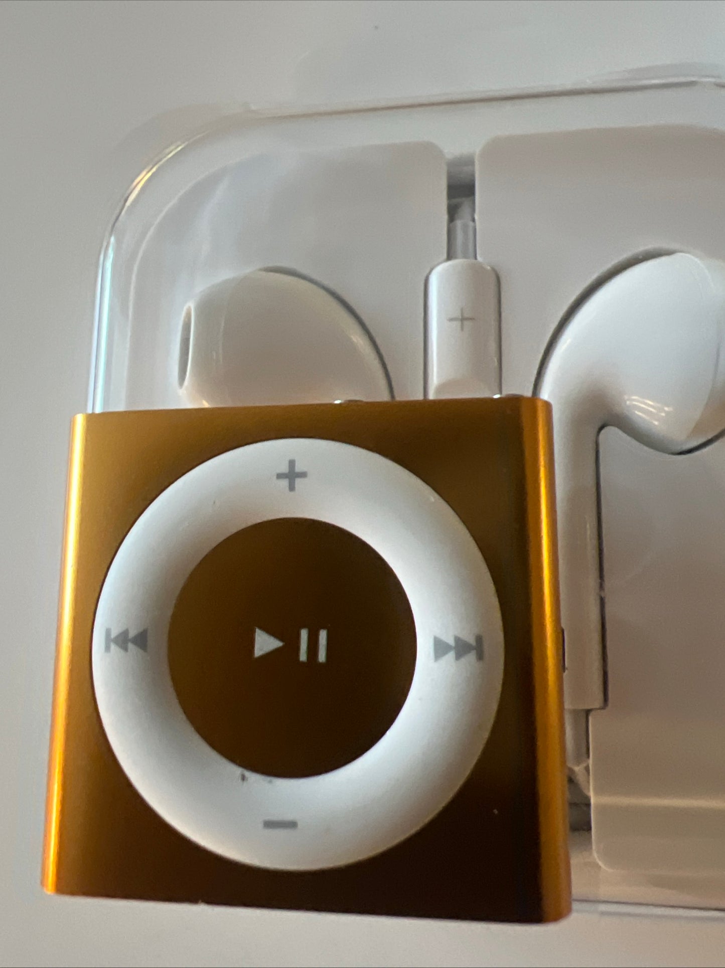 Apple iPod Gold Shuffle 4th Generation New Battery Installed New