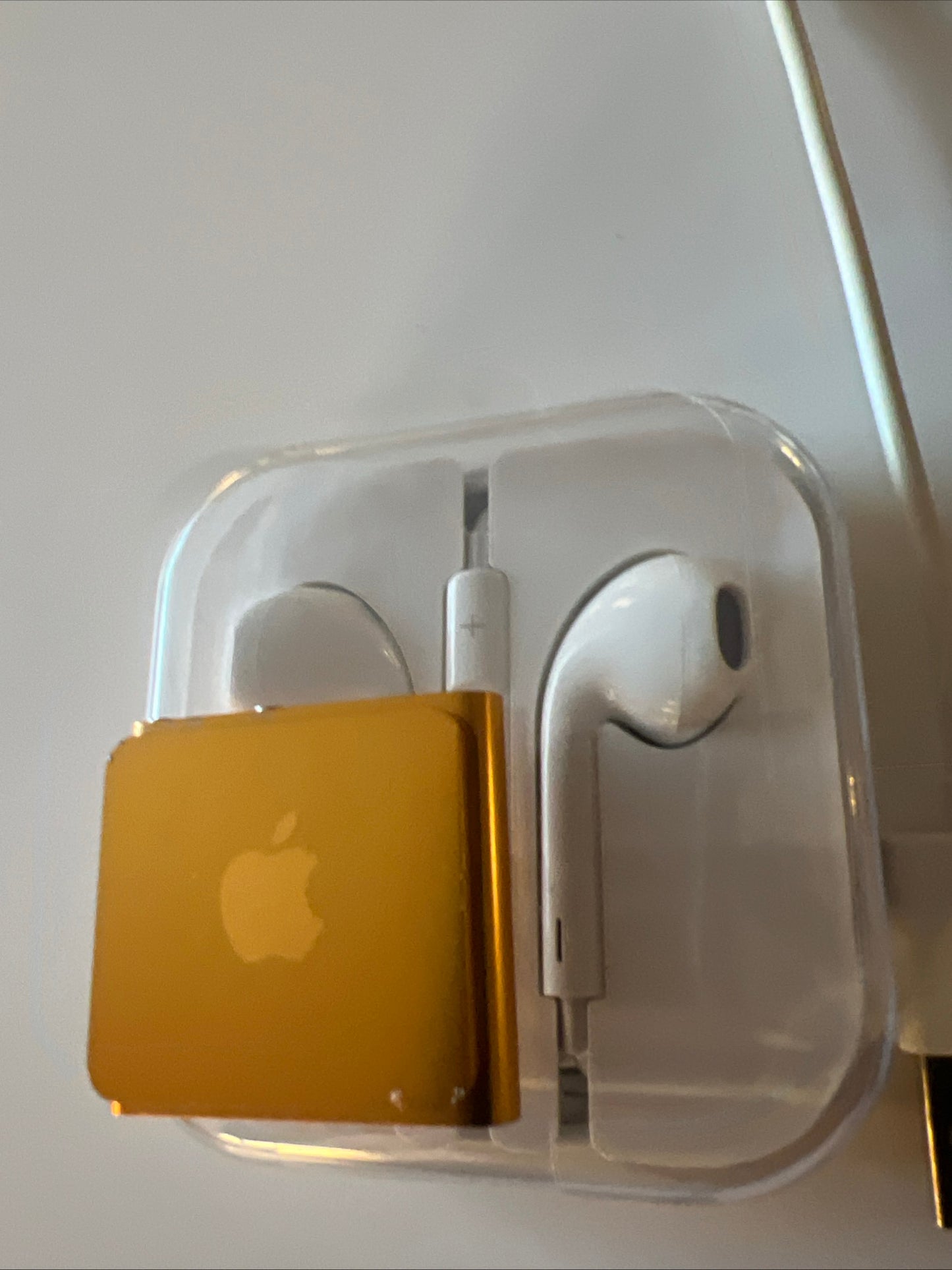 Apple iPod Gold Shuffle 4th Generation New Battery Installed New