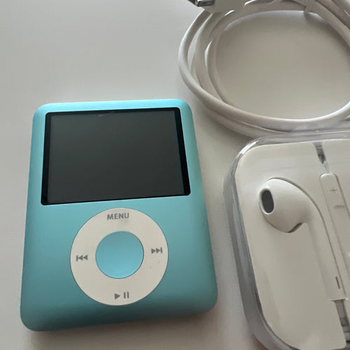 Apple iPod Nano 3rd Generation Light BLUE 4 GB New Battery New LCD