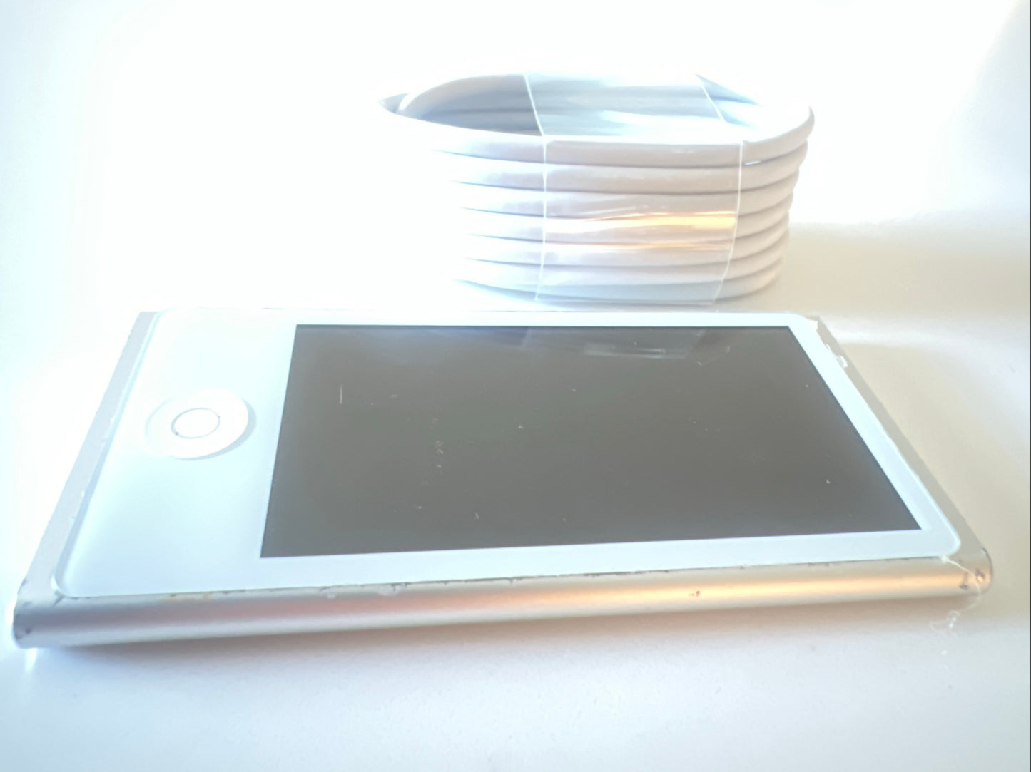 Apple iPod nano 7th Gen, Silver (16 GB) New Battery, Flawless Screen B14