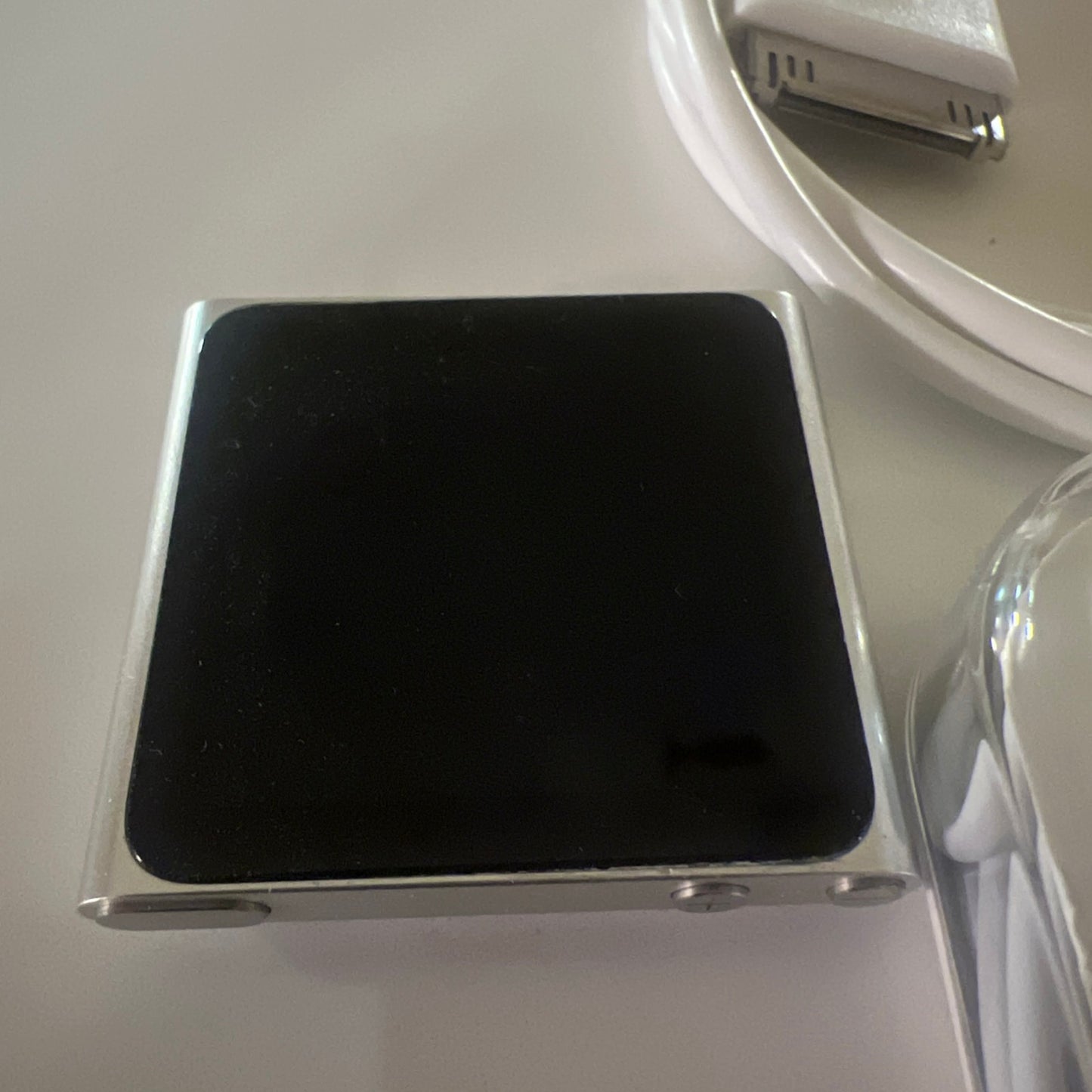 Apple iPod nano 6th Gen Silver 8 GB. NEW BATTERY. NEW SCREEN
