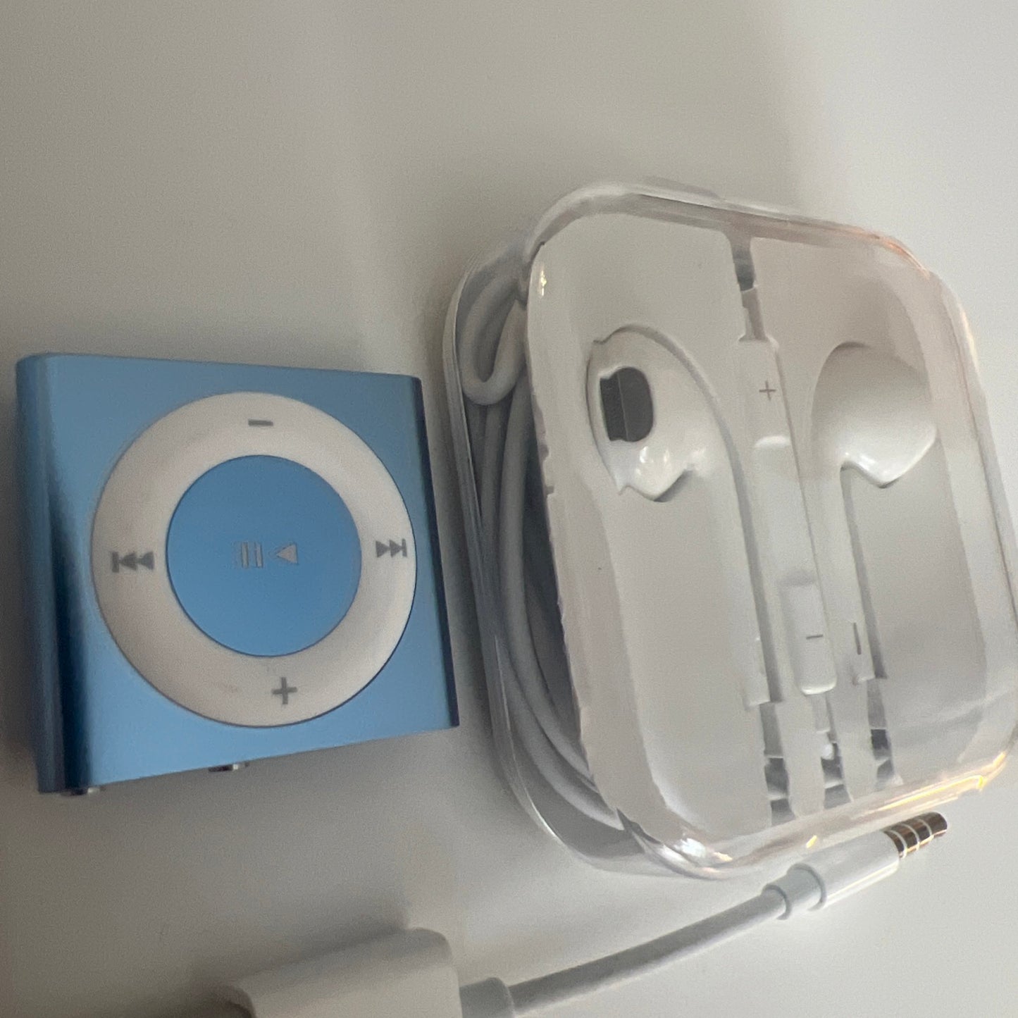 Apple iPod Blue Open Box Shuffle 4th Generation New Battery Installed