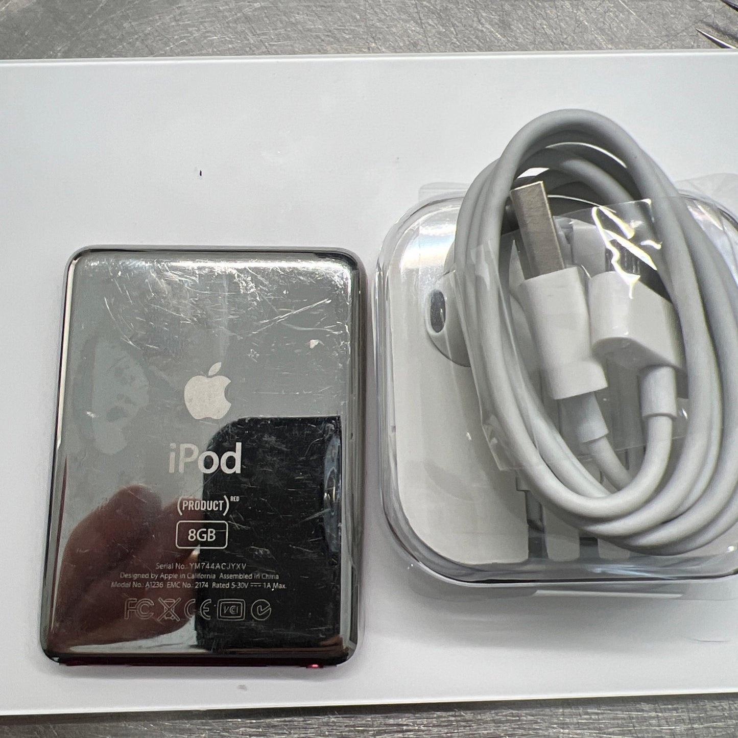 Apple iPod Nano 3rd Generation 8 GB . New Battery Red