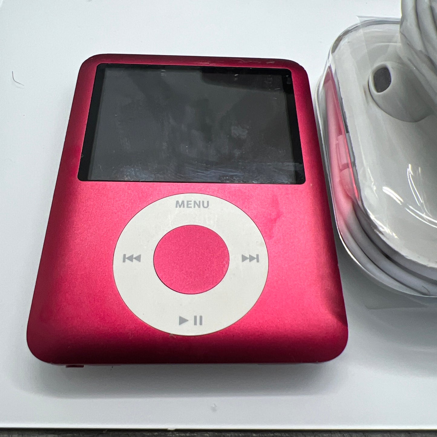 Apple iPod Nano 3rd Generation 8 GB . New Battery Red