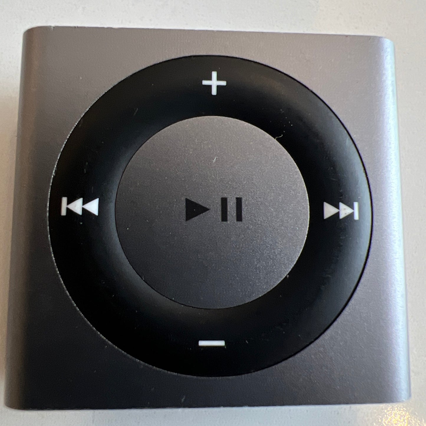 ipod shuffle 4th generation 2gb Space Gray New Battery Installed