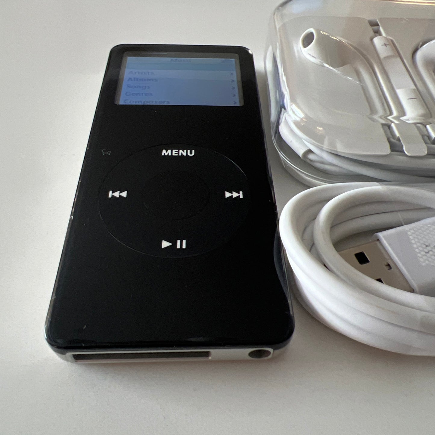Apple iPod Nano, 1st generation, Black, 4GB, New Battery, Fully functional