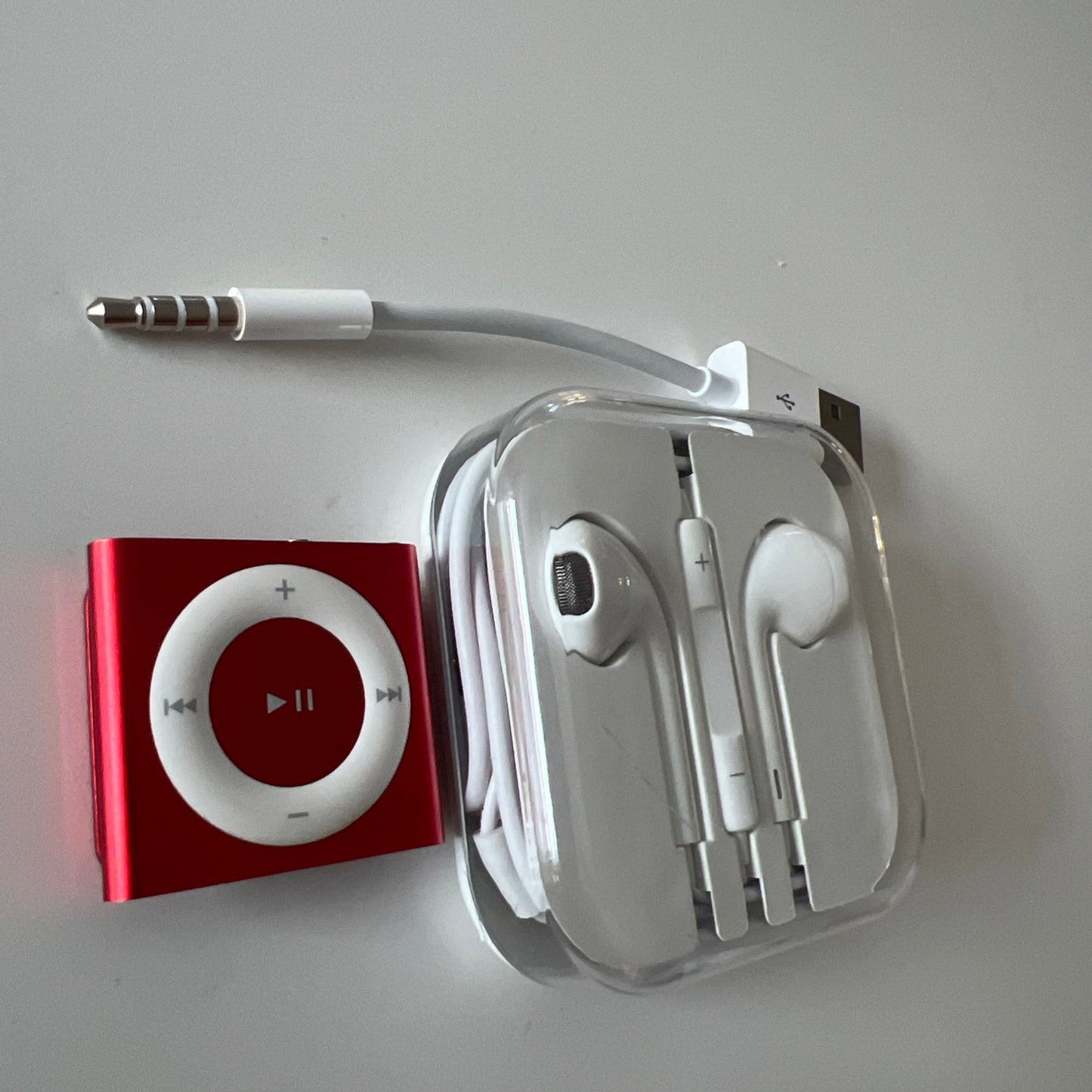 ipod shuffle 4th generation Red new battery