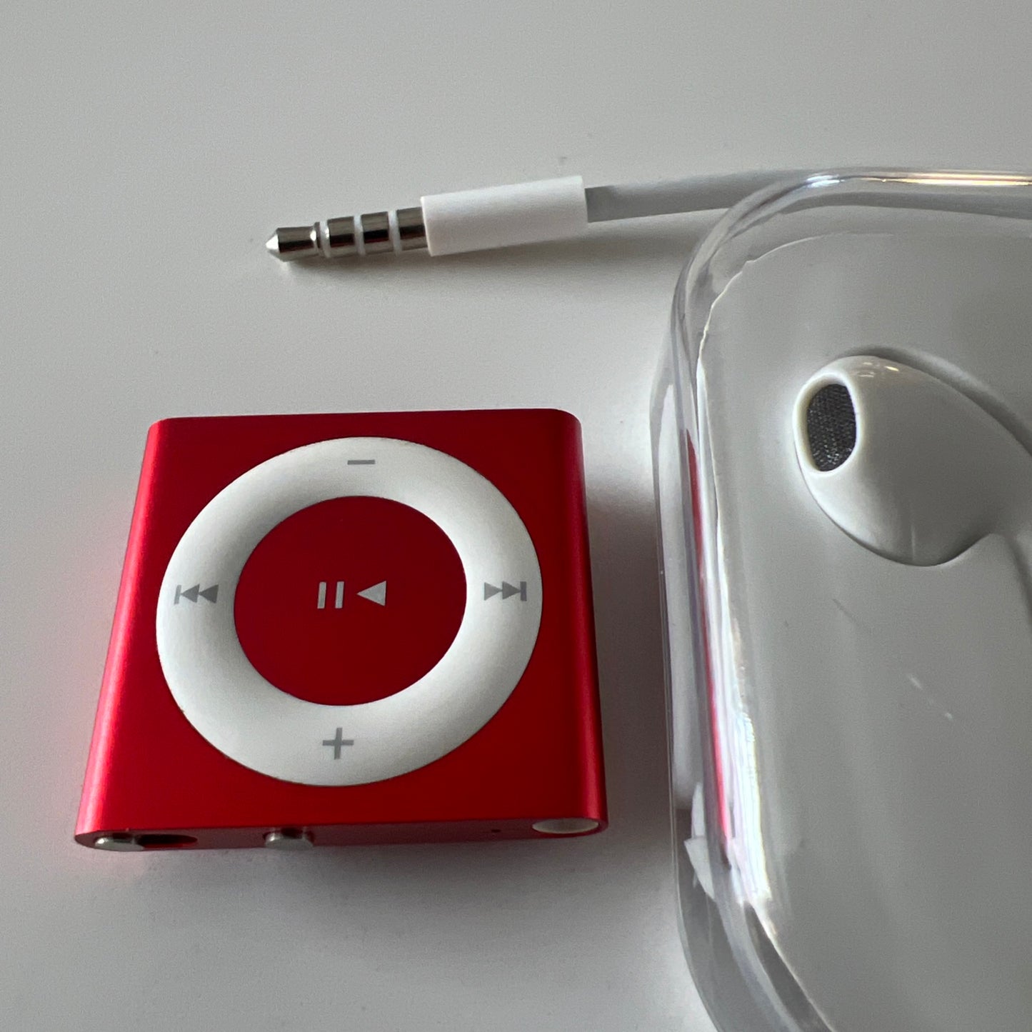 ipod shuffle 4th generation Red new battery